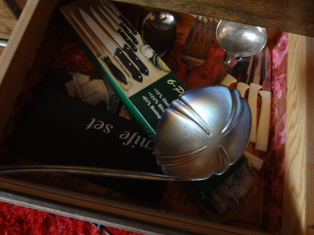 lot 88 image: (2) Drawers, Shelf