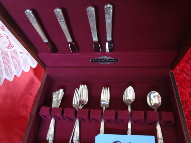 lot 91 image: 4 Place Setting Mansion House Sterling