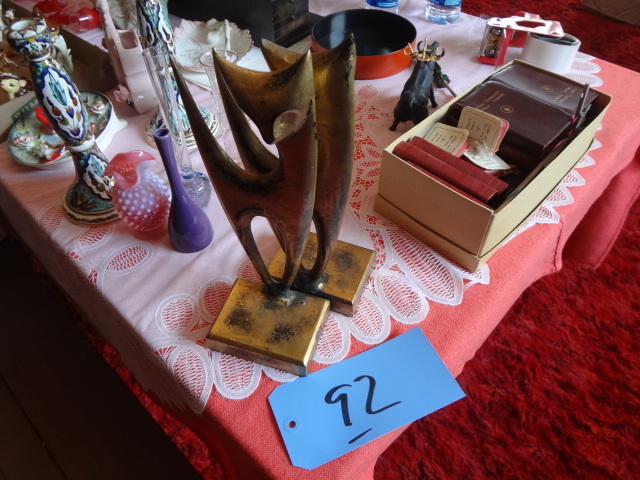 lot 92 image: Cat Book Ends