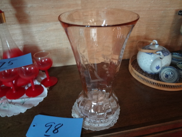 lot 98 image: LARGE Pink Vase