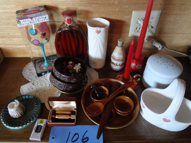 lot 106 image: Stuff