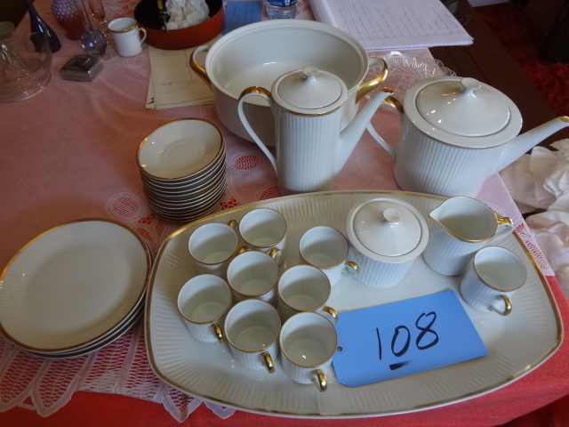 lot 108 image: Fine China