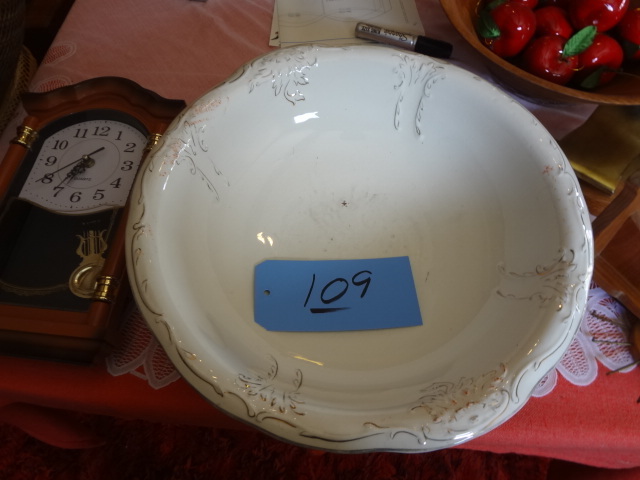 lot 109 image: Large BowlsApples