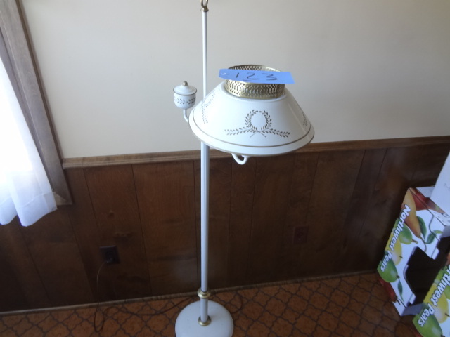lot 123 image: Floor Lamp
