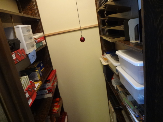 lot 140 image: Contents of Office Supply room