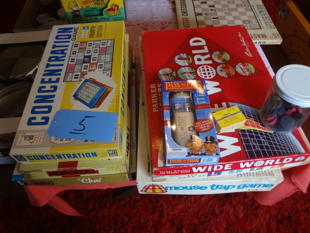 lot 5 image: Lot of Vintage games