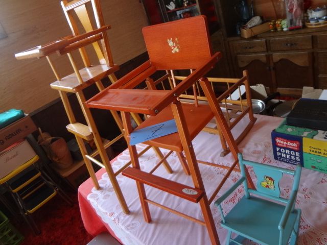 lot 7 image: Pair of Vintage Doll High Chairs