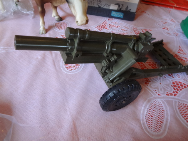 lot 12 image: Three Toy Military Cannons