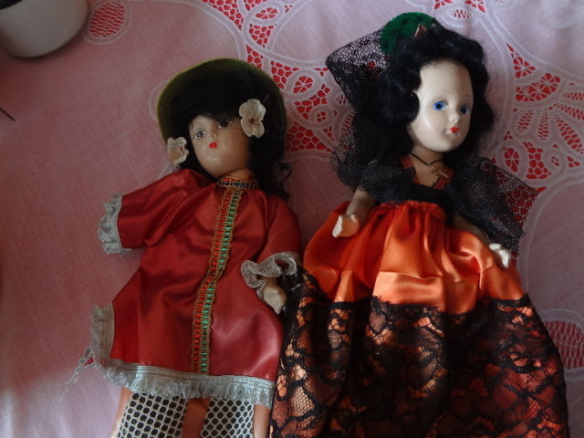 lot 20 image: Lot of Vintage Dolls and Clothes