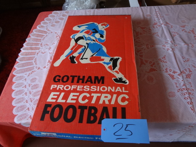 lot 25 image: Vintage Electric Football Game