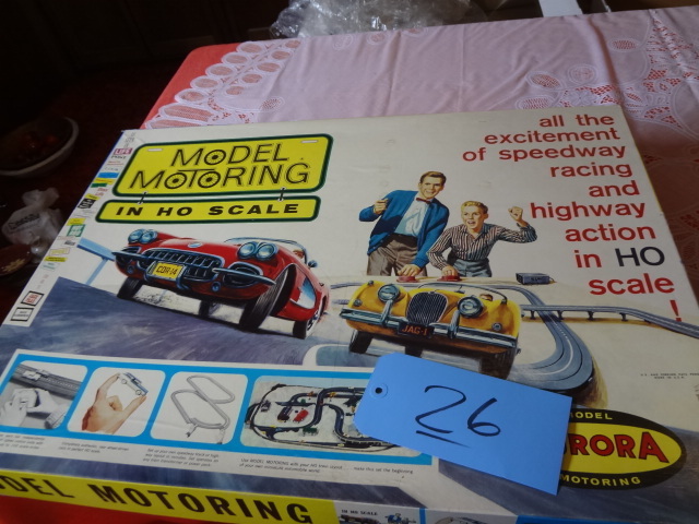 lot 26 image: Aurora Slot Car Set
