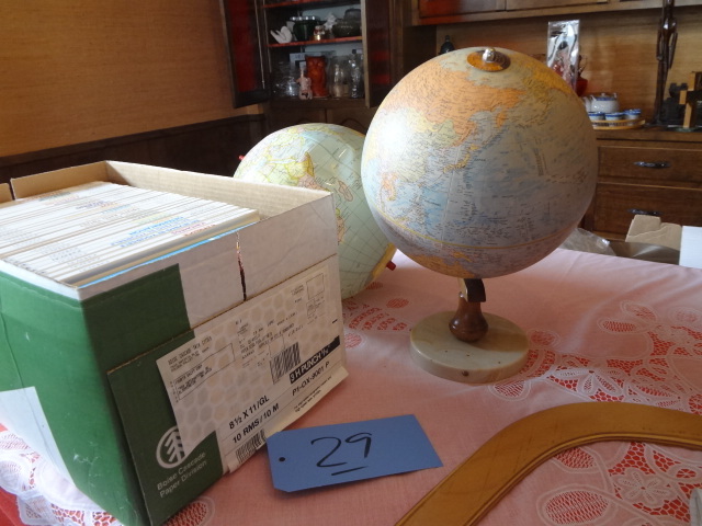 lot 29 image: Globes, Boomerang, Value Tale Kids Books