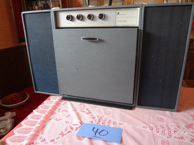 lot 40 image: Vintage Stereo