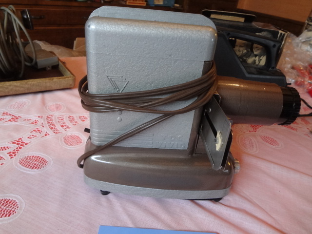 lot 48 image: Pair of Vintage Slide Projectors, Magnajector