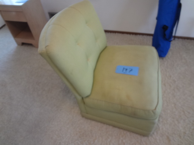 lot 147 image: Green Mid Century Chair