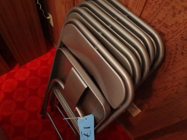 lot 173 image: Samsonite folding Chairs