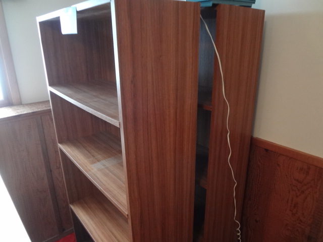 lot 182 image: Pair of Shelves
