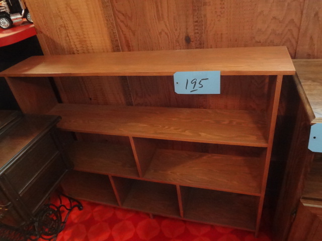lot 195 image: Shelf