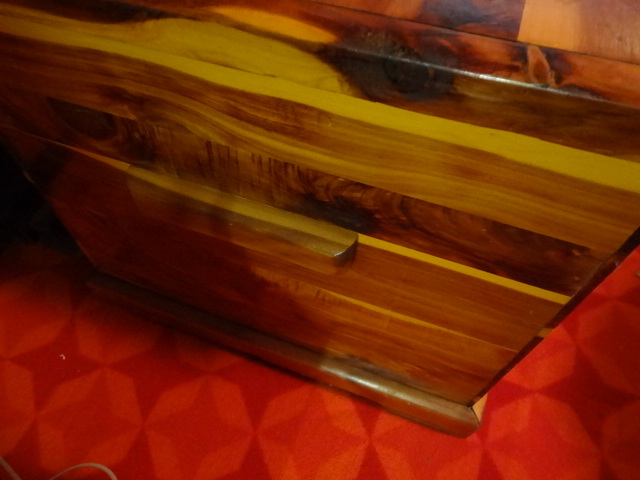 lot 219 image: Grand Cedar Chest