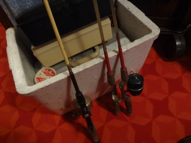 lot 230 image: Fishing stuff
