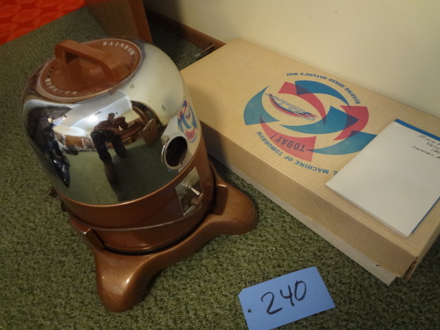 lot 240 image: Rainbow Vacuum