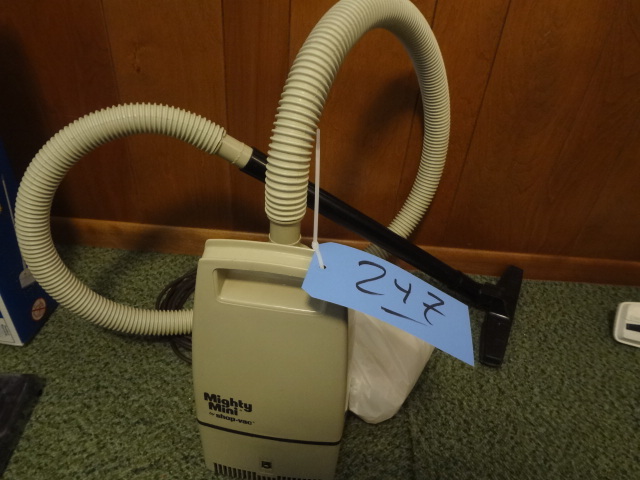 lot 247 image: Mini Mighty Shop Vac
