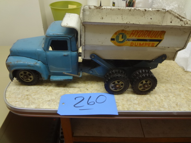 lot 260 image: Buddy L Hydraulic Dumper