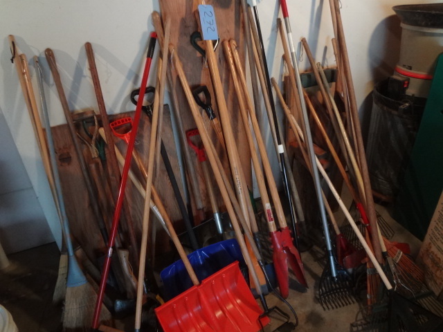 lot 272 image: Huge Lot of yard tools