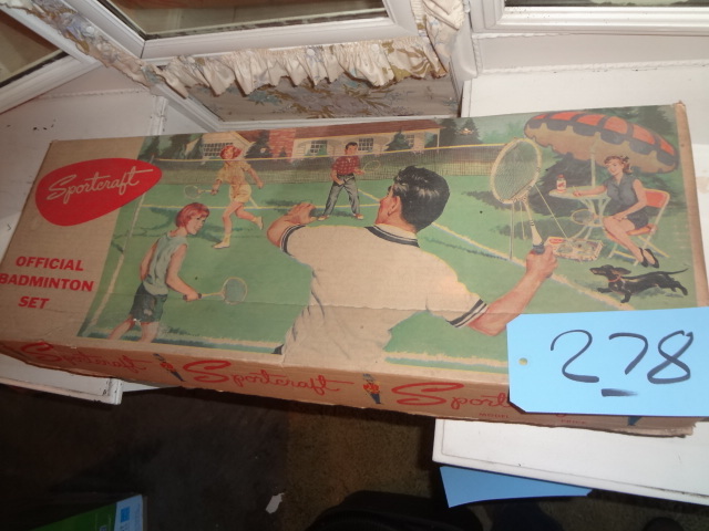 lot 278 image: Vintage Badminton set