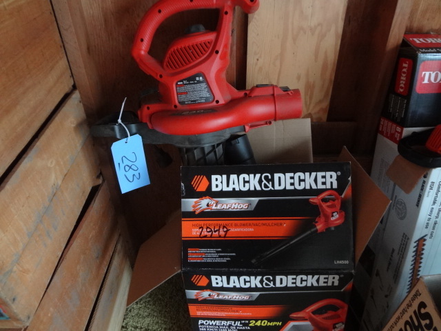 lot 283 image: Black and decker Leaf Hog