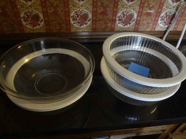 lot 311 image: (4) Large Pyrex Bowls