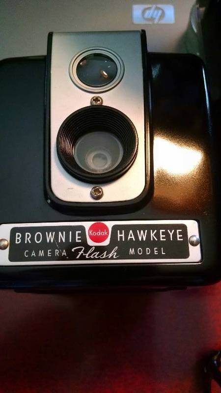 lot 320 image: Brownie Hawkeye Flash