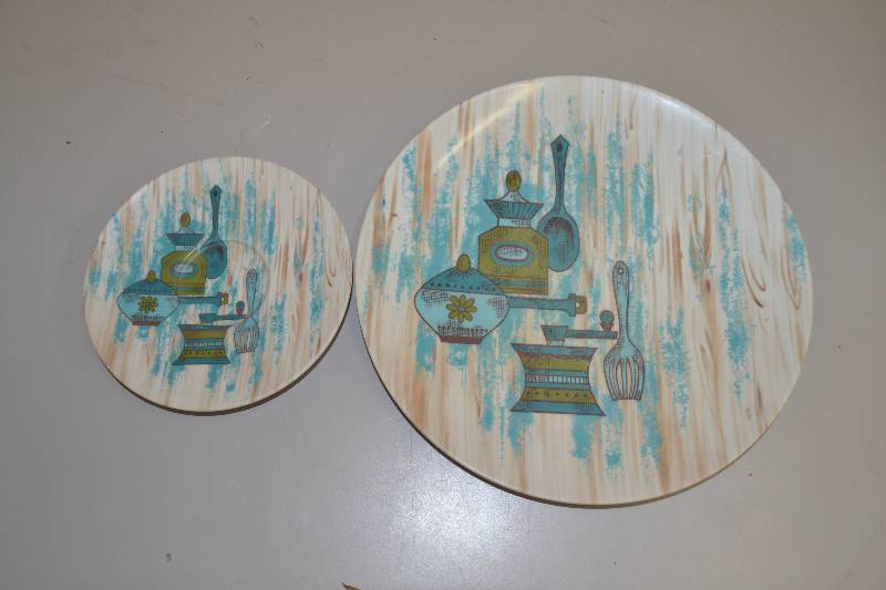 lot 113 image: Plates