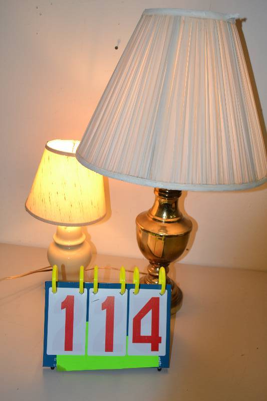 lot 114 image: Lamps