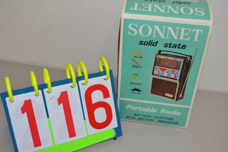 lot 116 image: Portable Radio