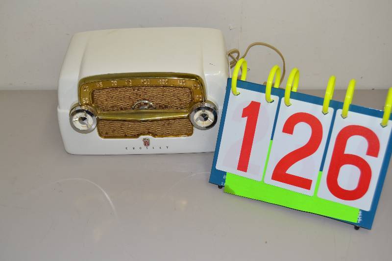 lot 126 image: Vintage Radio