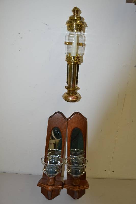 lot 129 image: Wall Sconces