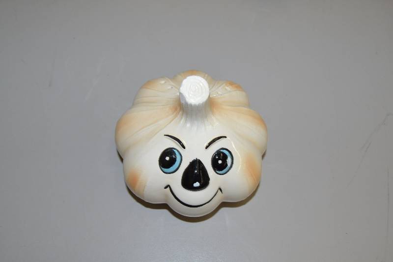 lot 2 image: Onion and Garlic Dishes