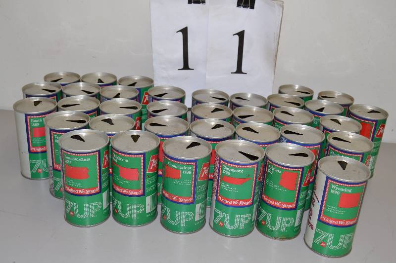 lot 11 image: Vintage 7 UP Cans