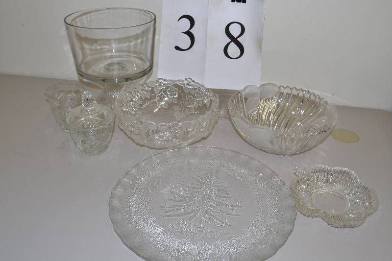 lot 38 image: Misc Dishes
