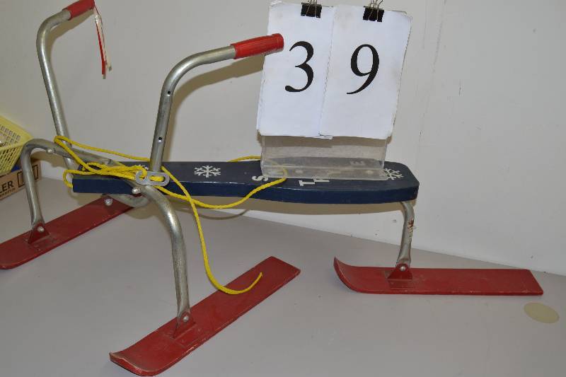 lot 39 image: Snow Tryke