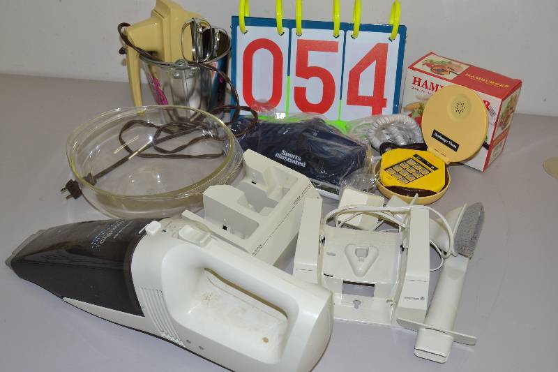 lot 54 image: Misc Household