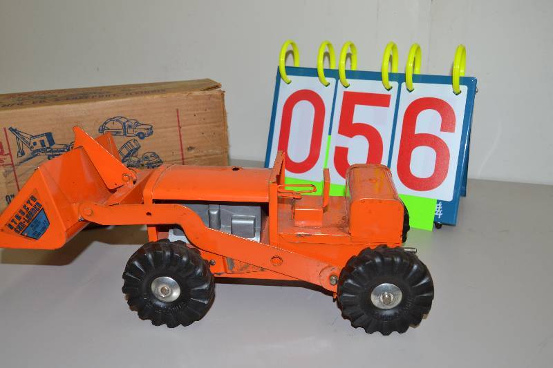 lot 56 image: End Loader