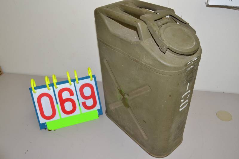 lot 69 image: Water Can