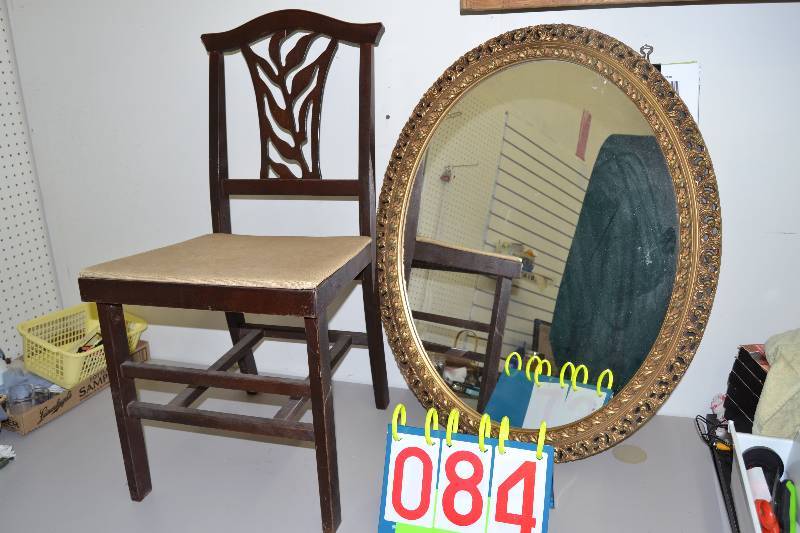 lot 84 image: Home decor