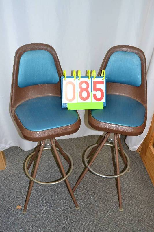 lot 85 image: Stools
