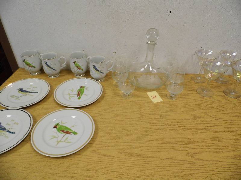 Decanter w Glasses
