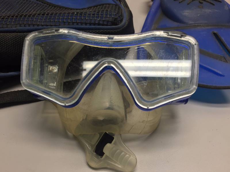 lot 11 image: DIVERS KIT