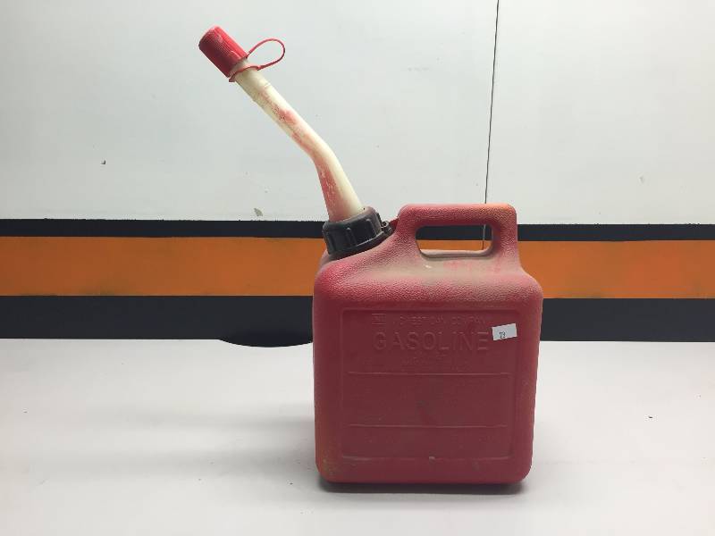 lot 21 image: GAS CANS 3