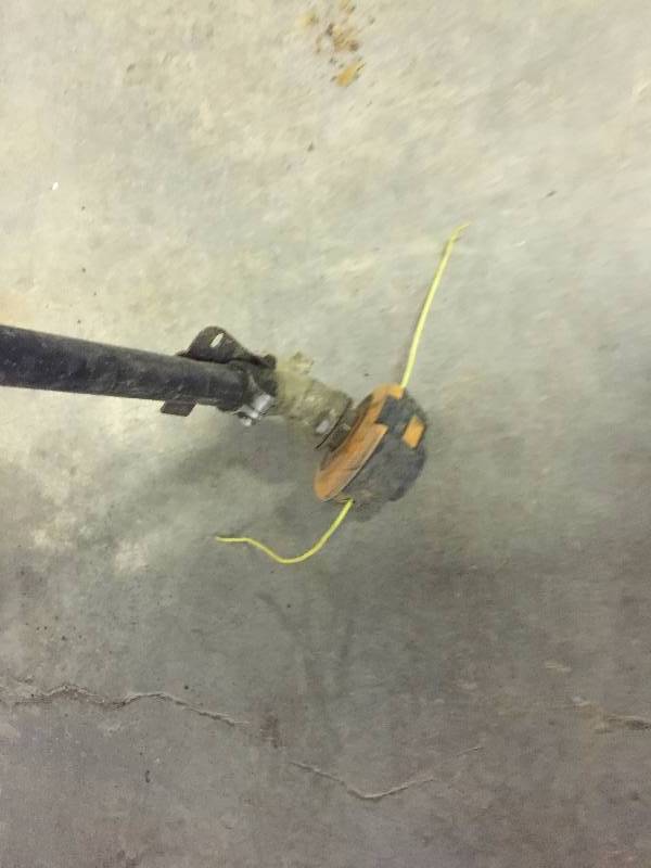 lot 28 image: WEED EATER